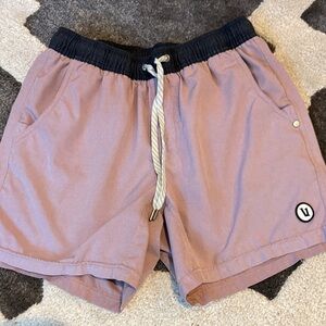 Vuori Pull-On Men’s Shorts in Dusty Mauve